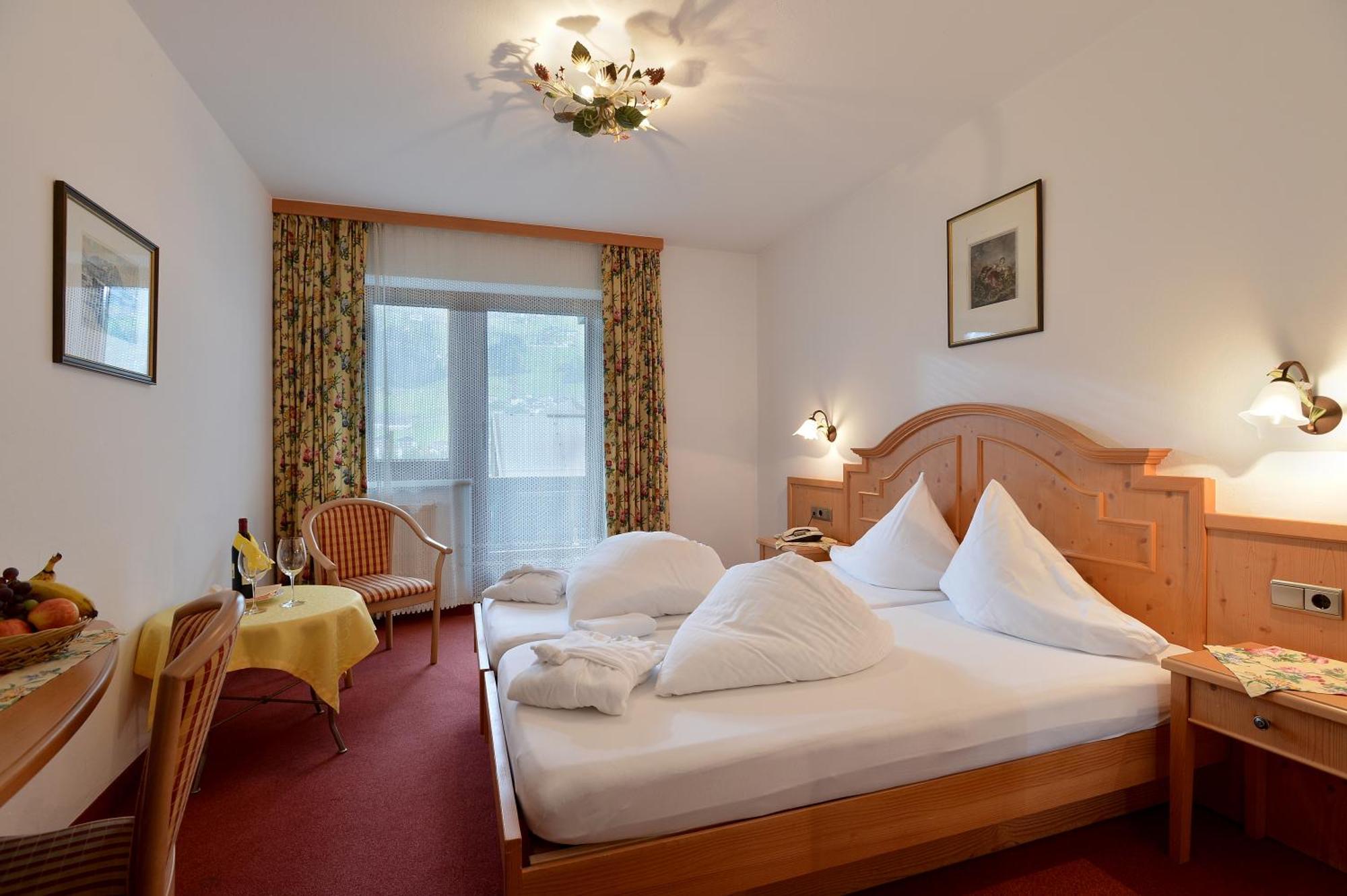 Hotel Schwarzer Adler Hippach Værelse billede