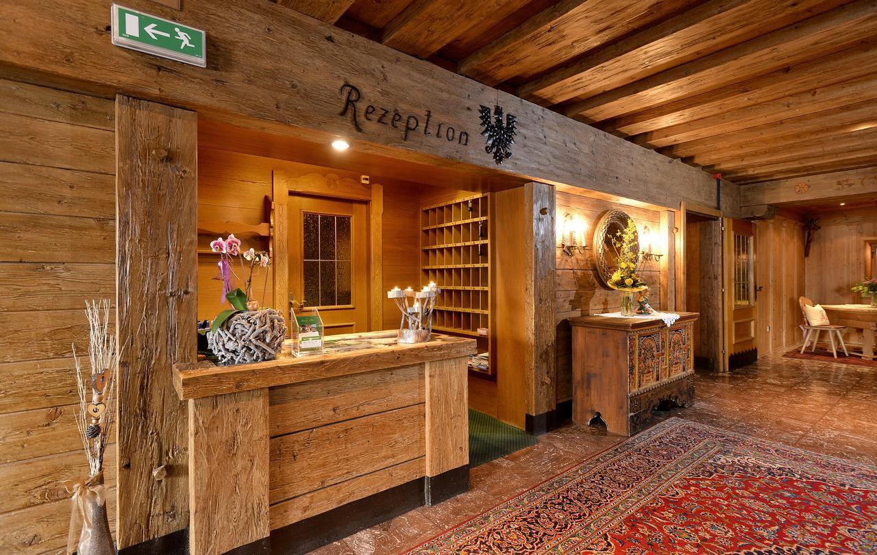 Hotel Schwarzer Adler Hippach Eksteriør billede