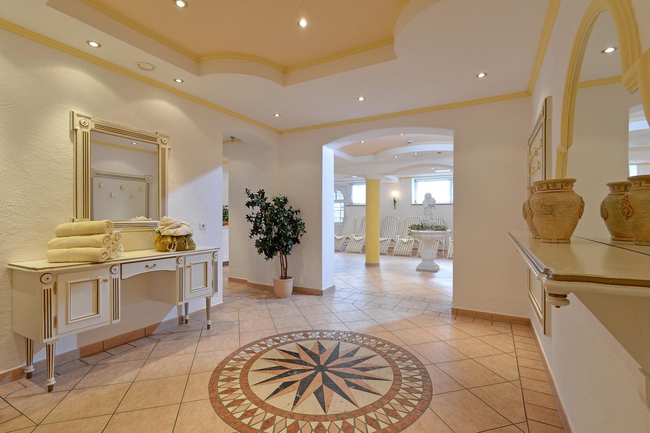Hotel Schwarzer Adler Hippach Eksteriør billede