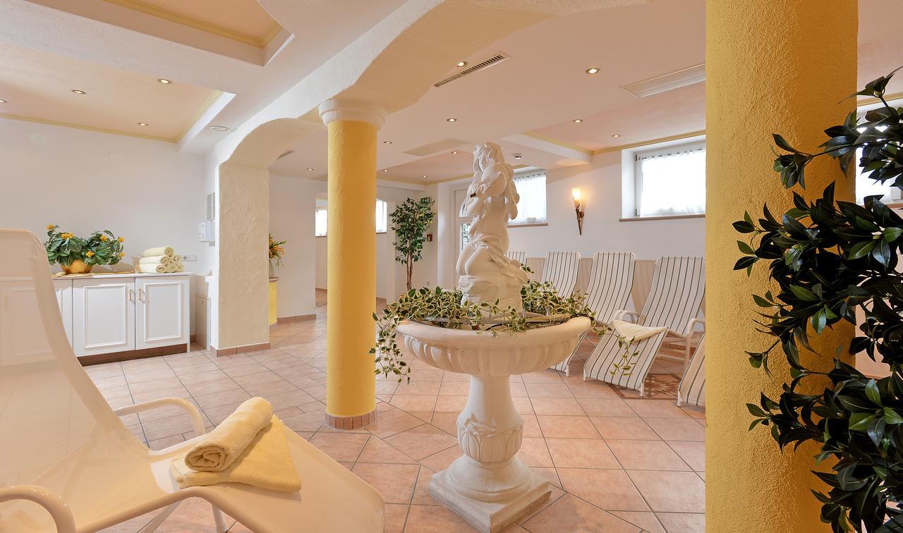 Hotel Schwarzer Adler Hippach Eksteriør billede